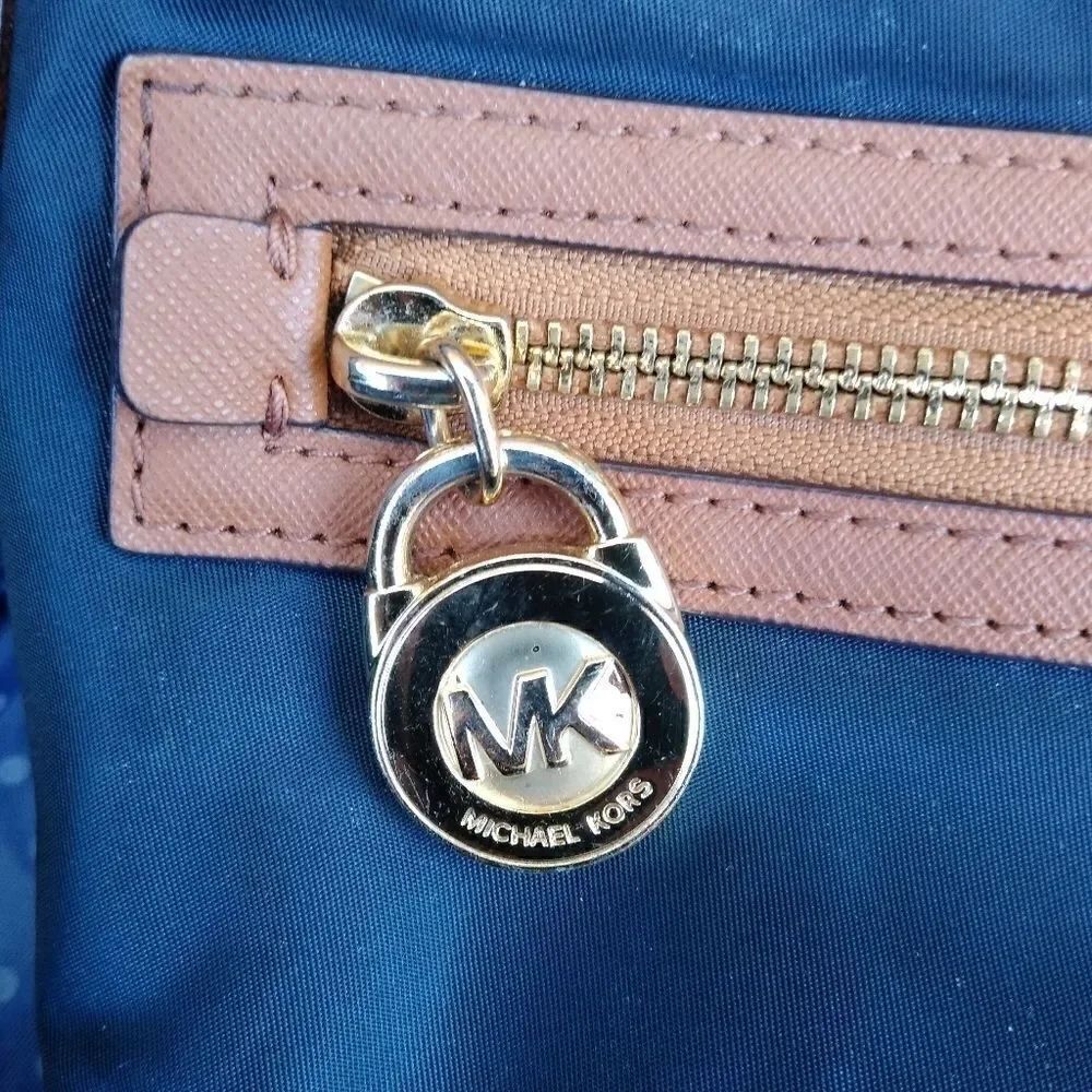 Michael Kors bag   - Picture 3 of 5